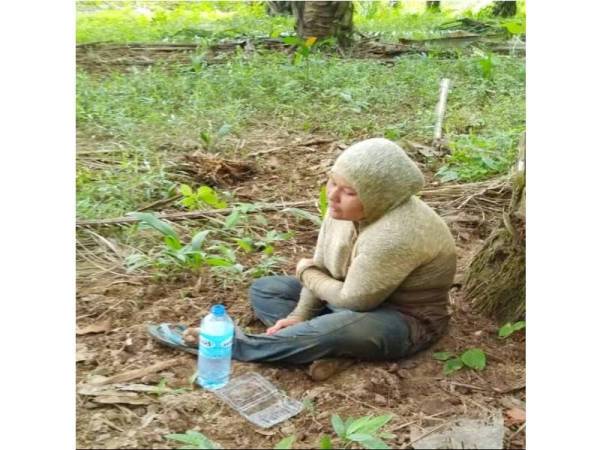 Hanis dalam keadaan kelaparan serta badan lemah dan kesejukan kerana berada di dalam sungai selepas hampir seminggu hilang.